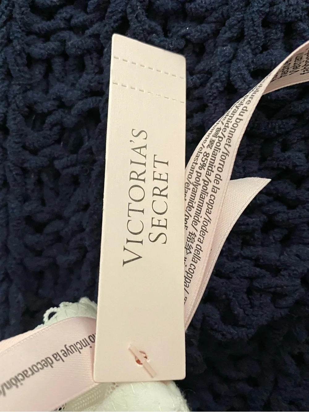 Victoria Secret Tease white underwire bra Size 40C
